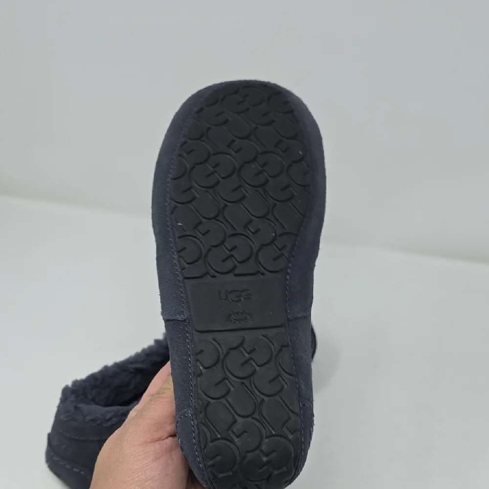 UGG Kids Slippers in Gray Little Kids Size 3
